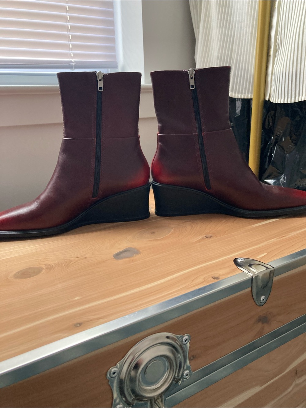 Vagabond New without Box Burgundy/Red Gradient Square-Toe Ankle Boots - Picture 3 of 7